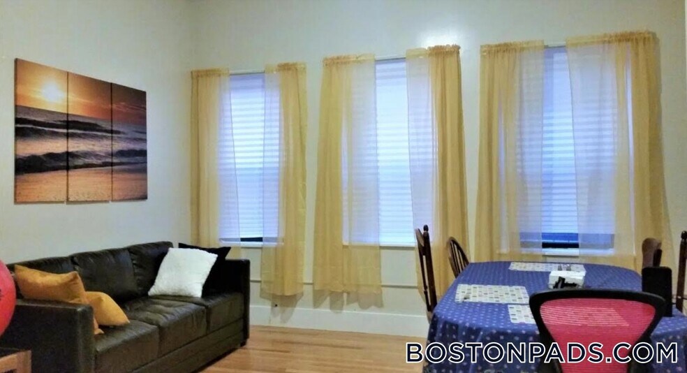 Building Photo - 15 Aberdeen St