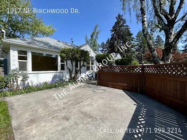 Building Photo - 1017 NE Birchwood Dr