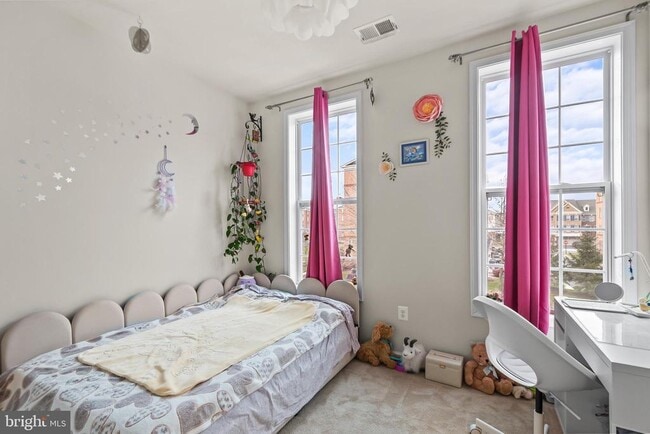 Building Photo - 43151 Wealdstone Terrace