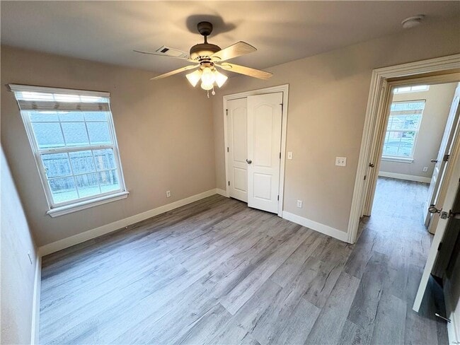 Building Photo - 1284 N Cannondale Dr