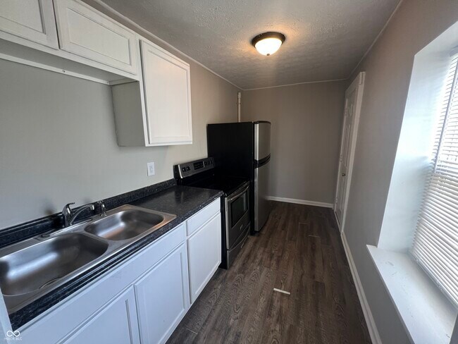 Building Photo - 4919 Orion Ave