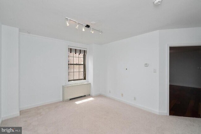 Building Photo - 219 S 18th St