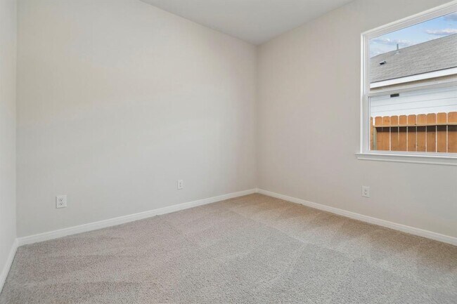Building Photo - 16449 Blossom Grv Dr