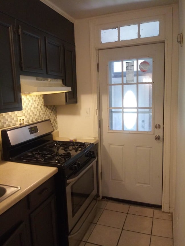 Building Photo - 4627 E Capitol St SE