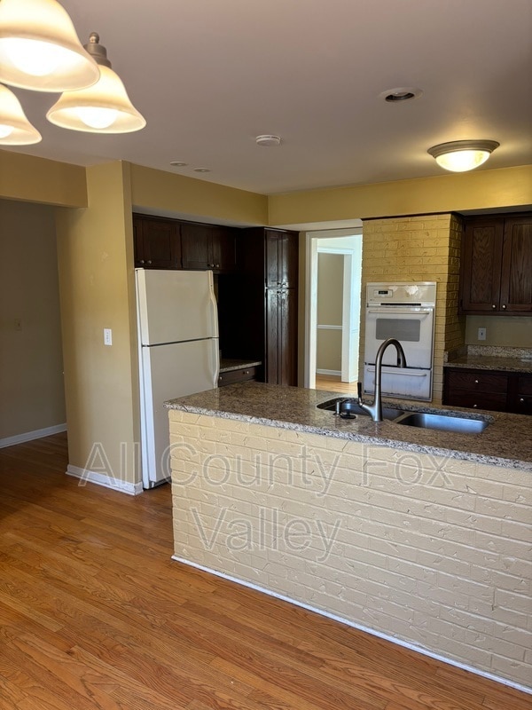 Building Photo - 762 E Hillside Ave