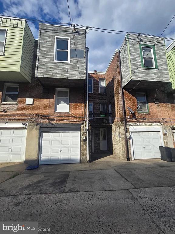 Building Photo - 962 Carver St