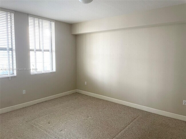 Building Photo - 55 Merrick Way