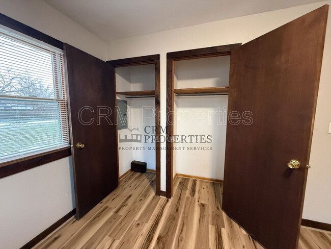 Building Photo - 805 Miami Blvd