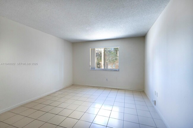 Building Photo - 2660 SW 37th Ave