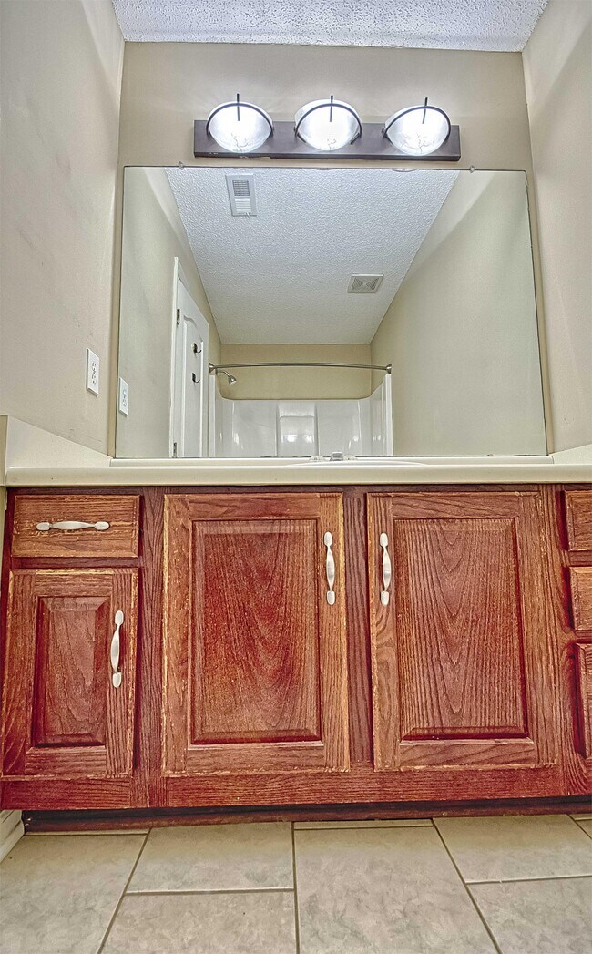 Building Photo - 123 Bordeaux Ln