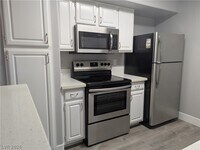 Building Photo - 555 E Silverado Ranch Blvd