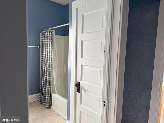 Building Photo - 3 S Church St