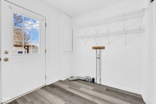 Building Photo - 420 Douglas Dr