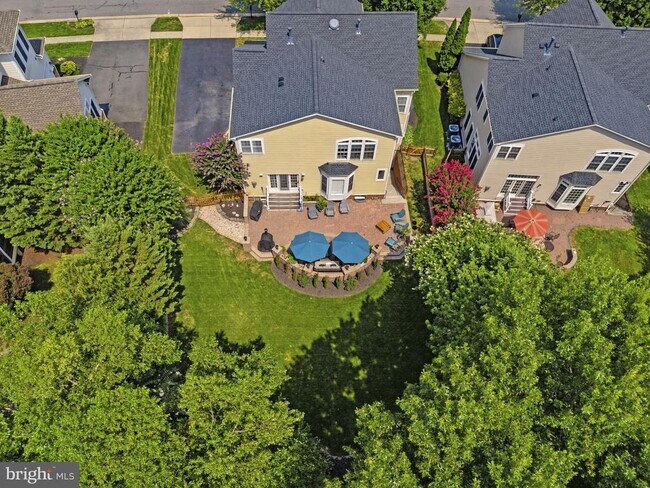Building Photo - 43550 Riverpoint Dr