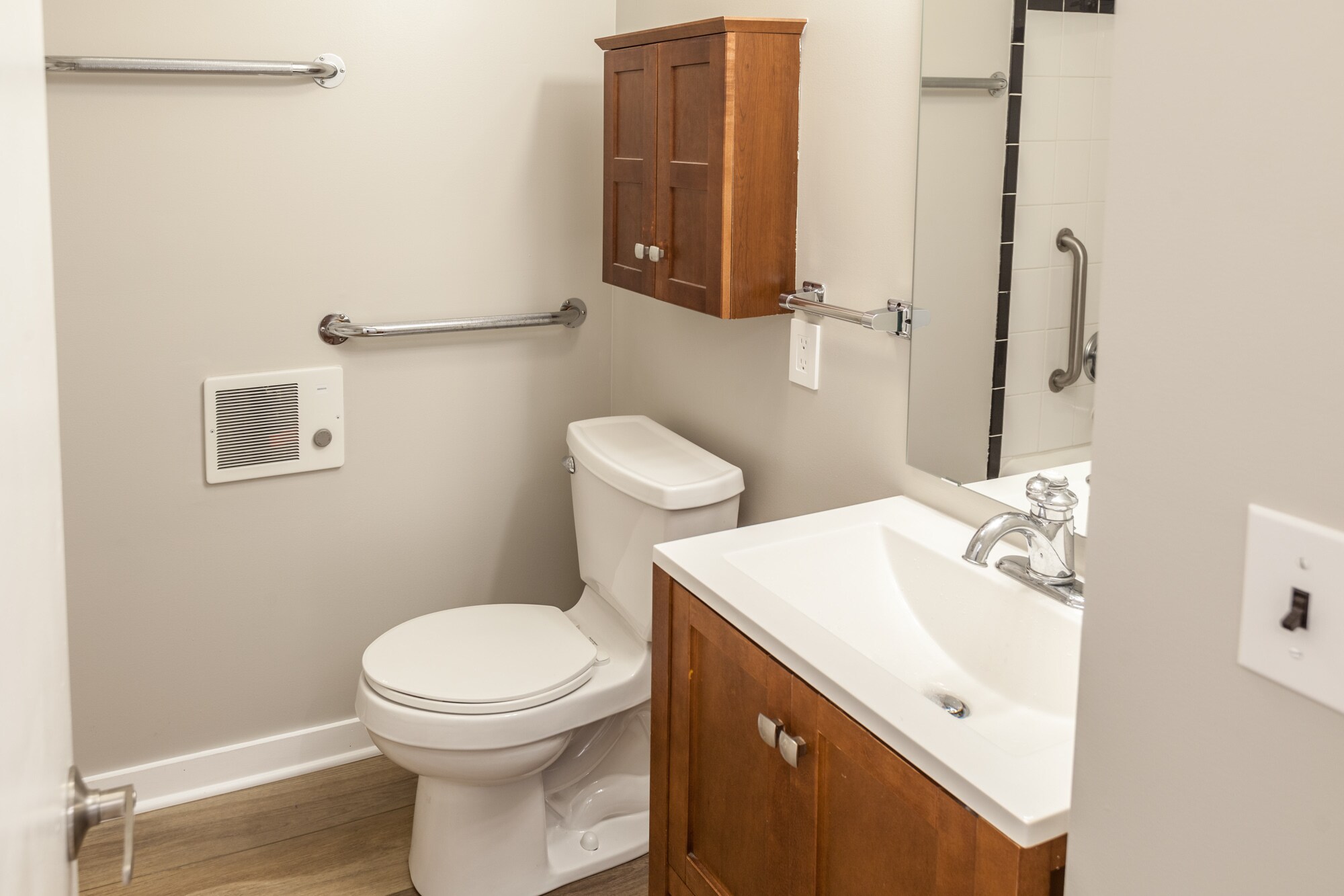Bathroom - 1908 Constitution Ave NE