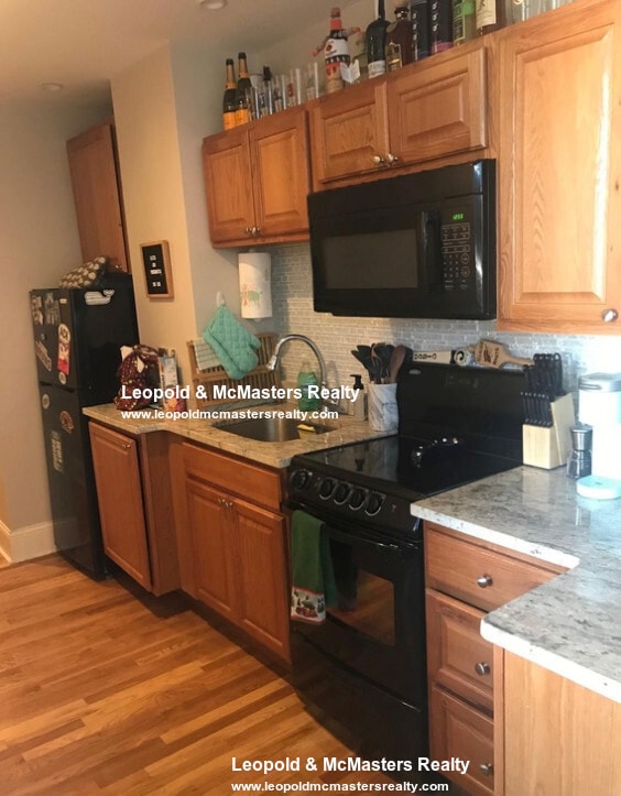 Building Photo - 46 Joy St