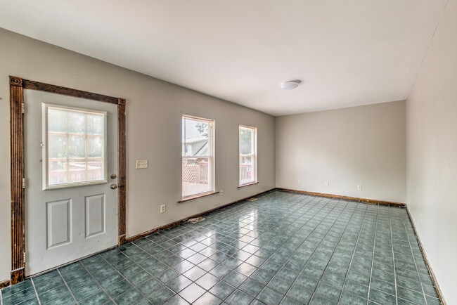 Building Photo - 2305 S Big Bend Blvd