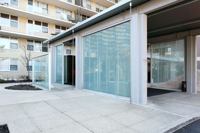 Building Photo - 6040 JFK Blvd E