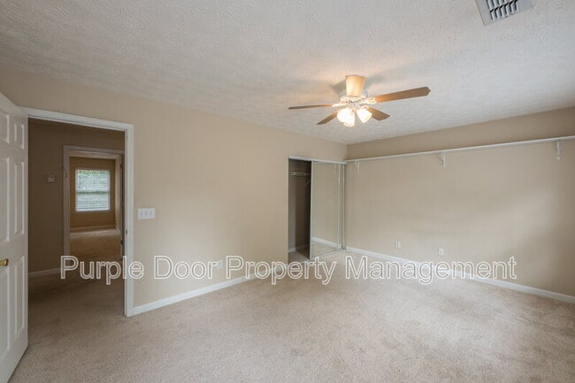 Building Photo - 304 Meadow Point