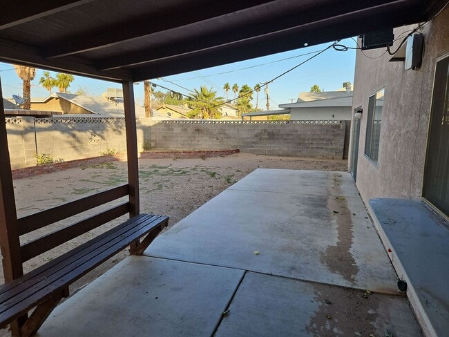 Building Photo - Spacious 4-Bedroom Home with Large Backyard & Covered Patio!