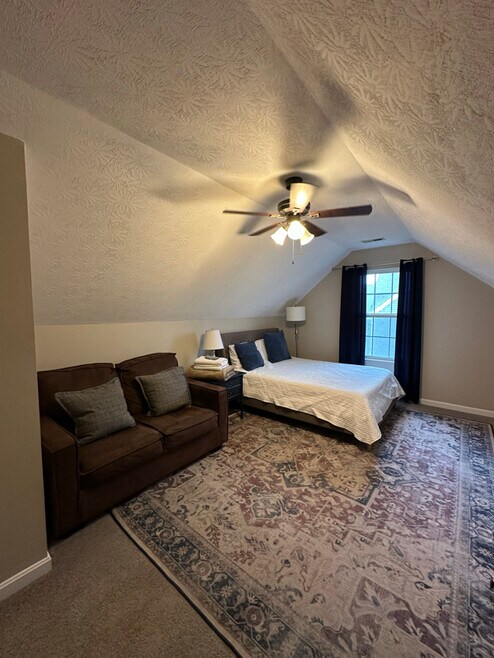 Building Photo - 207 Vineyard Rd