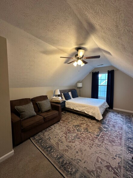 Primary Photo - 207 Vineyard Rd