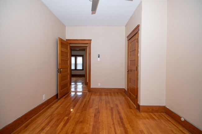 Building Photo - Convenient Location & Updated Amenities!