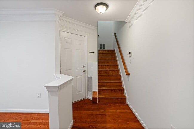 Building Photo - 5061 Kilburn St