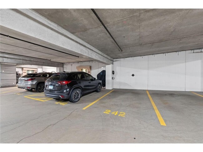 Building Photo - 1008 Portland Ave