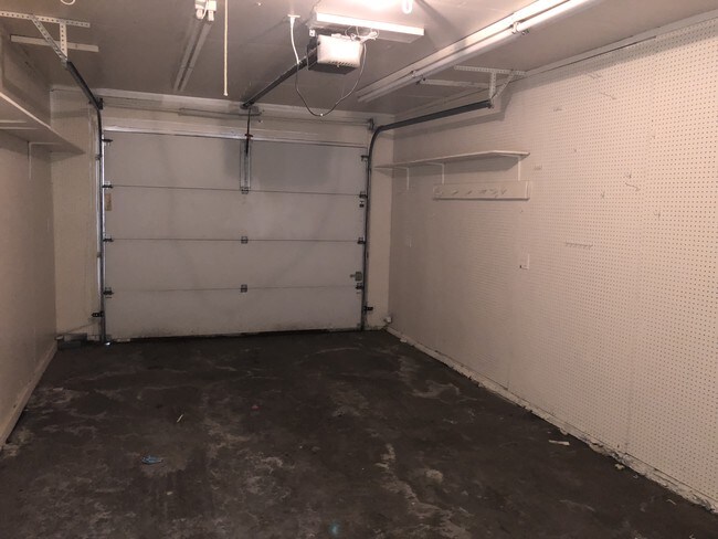 Building Photo - 733 39th Ave