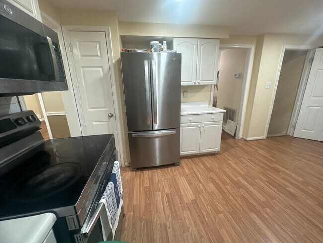 Building Photo - 16445 Tomahawk Dr