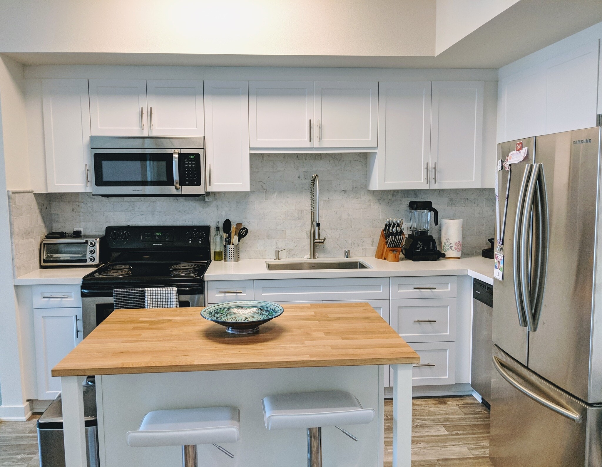 New Marble back splash and granite countertops - 12655 Bluff Creek Dr