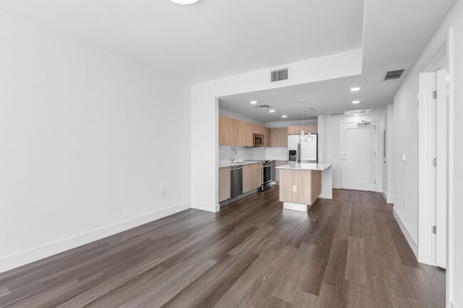 Building Photo - 1480 NW North River Dr