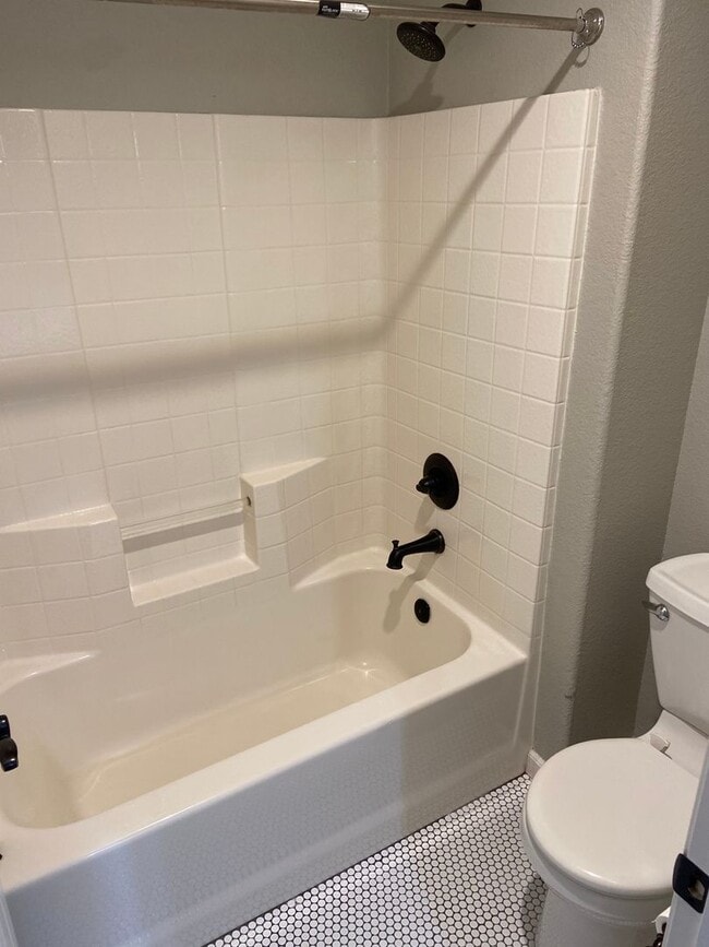 Building Photo - Parkway Beauty - 4 Bdrm, 2.5 Bath