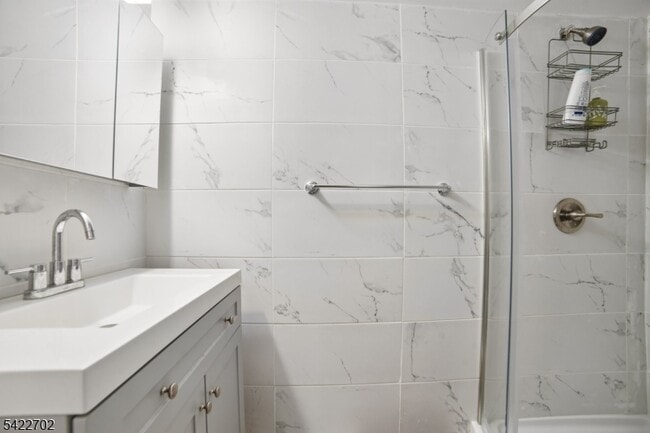 Building Photo - 21 Grove St