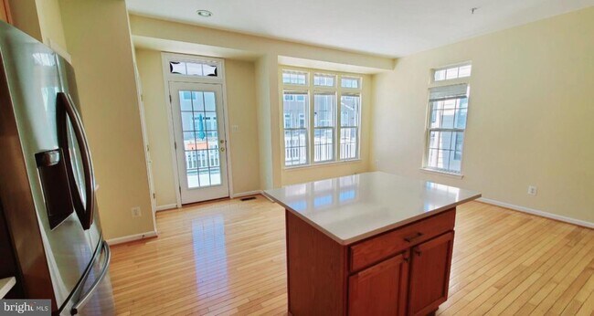 Building Photo - 441 Clayhall St