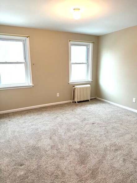 Building Photo - 206 N Bethlehem Pike