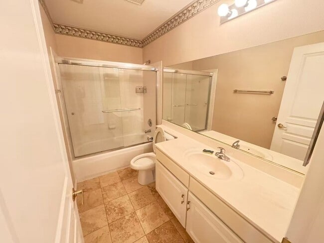 Building Photo - Charming single-story house with 3 beds and 2 baths