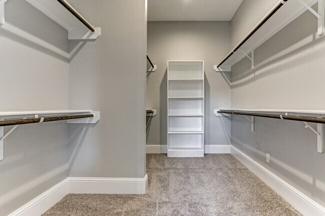 Building Photo - 4851 Benning Dr