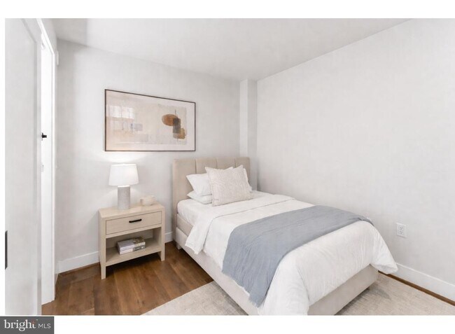 Building Photo - 1300 4th St SE