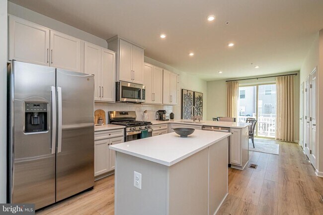 Building Photo - 3929 Small Roundtop Rd