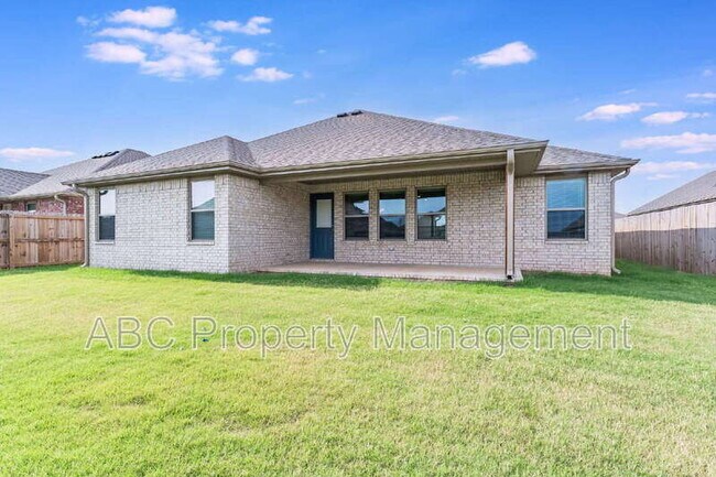 Building Photo - 410 Citation St