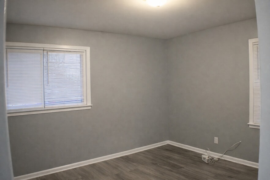 Building Photo - 11055 Chapp Ave