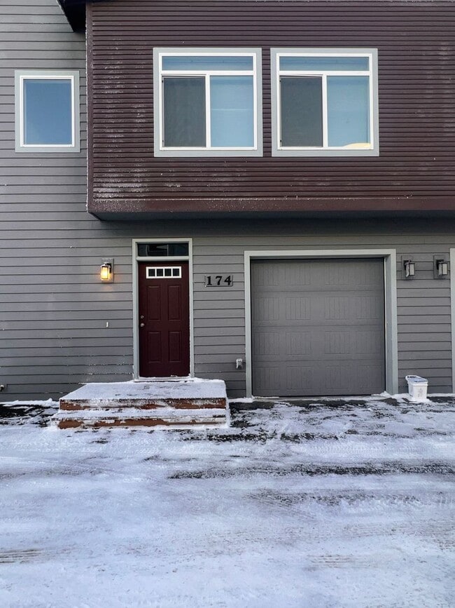 Building Photo - 174 Willow View Circle