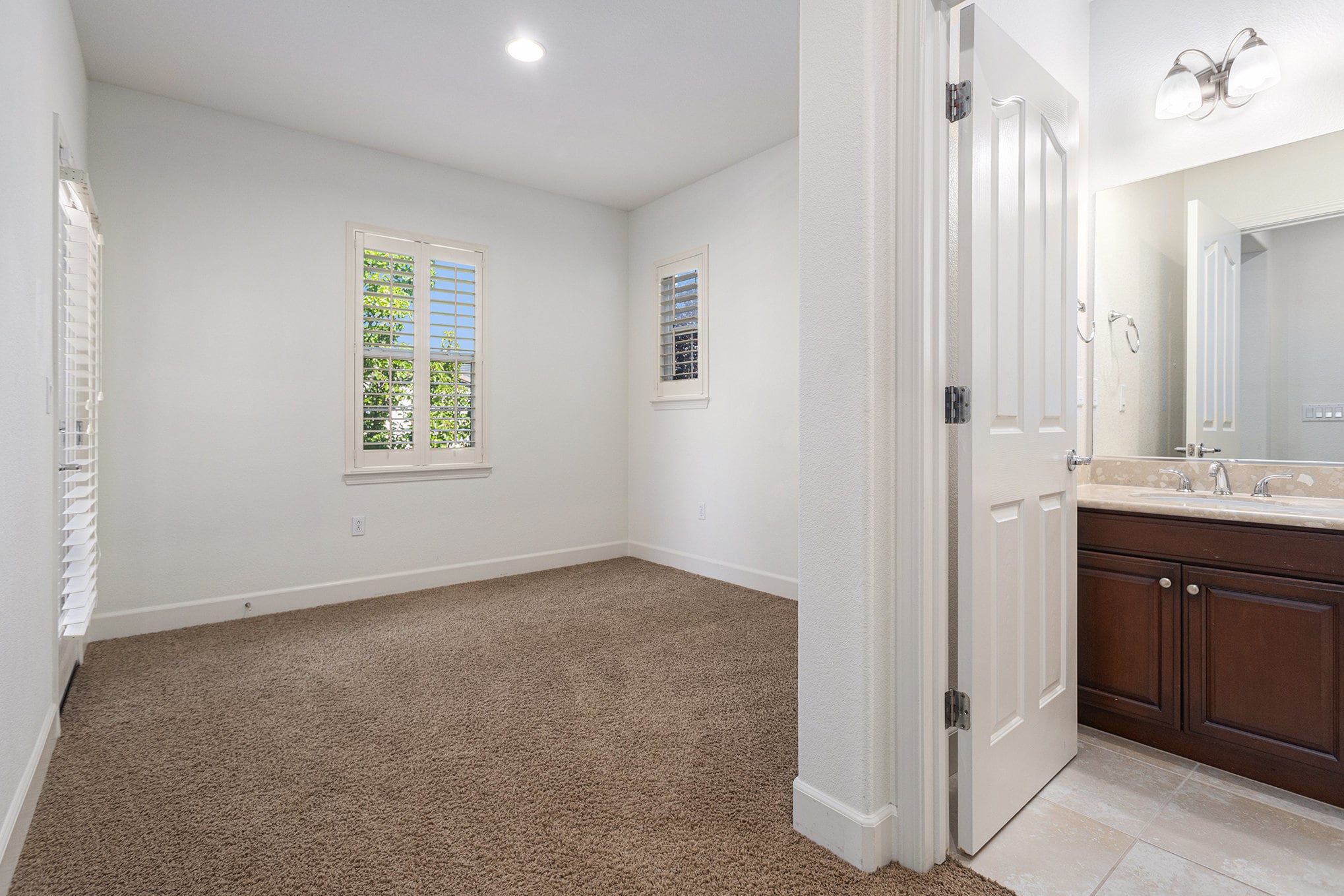 Building Photo - 4970 Trescott Ct