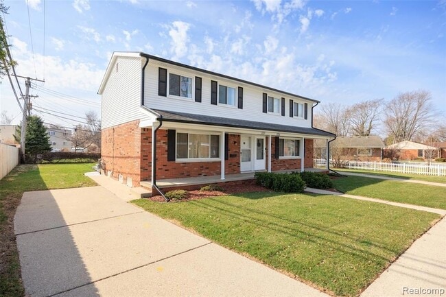 Building Photo - 1717 Nakota Rd