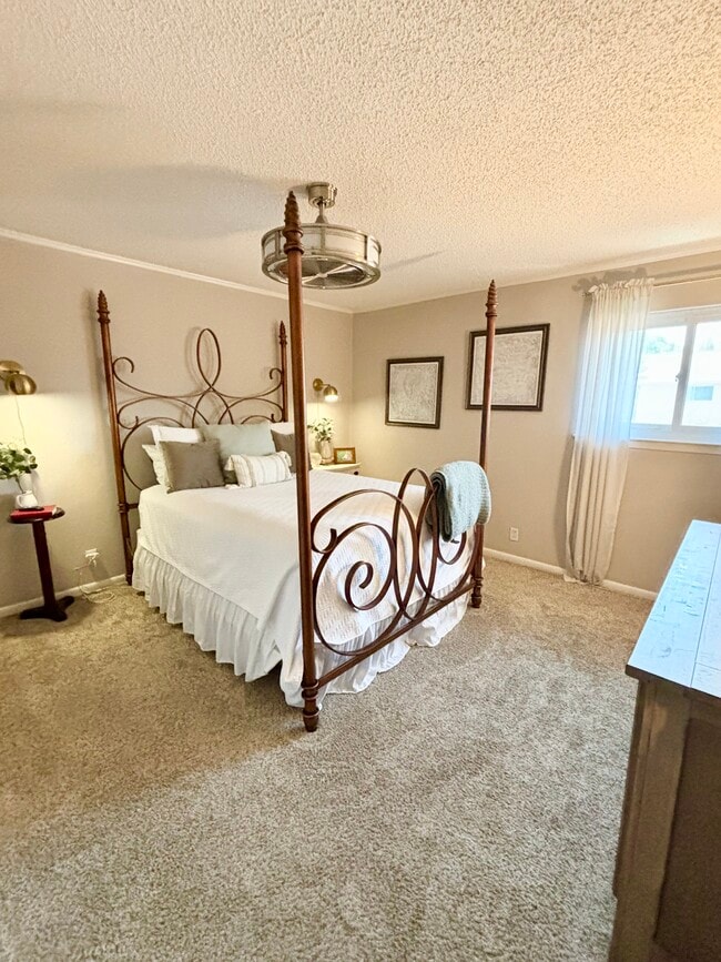 Building Photo - 1865 Coronado Hills Dr