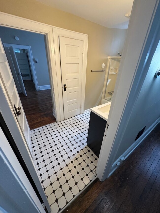 Building Photo - 3 Bedroom- OSU Campus