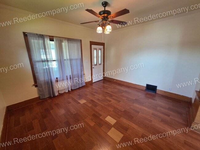 Building Photo - Spacious 2 bedroom house Second Month's rent free for First Responders
