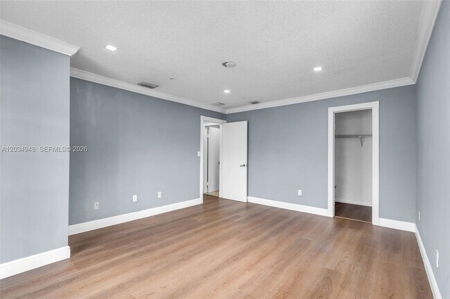 Building Photo - 5335 W 23rd Ct